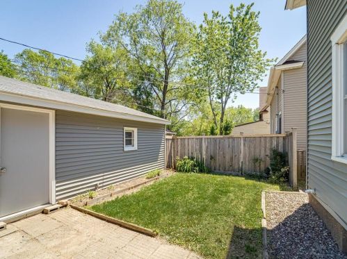 464 Earl St, Saint Paul MN  55106-5632 exterior