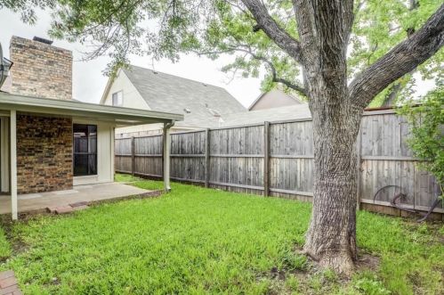 2135 Cordoba Dr, Carrollton TX  75006-1897 exterior