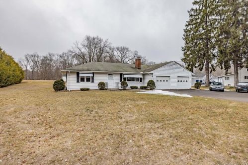 26 Broadbrook Rd, East Windsor, CT 06016-9616