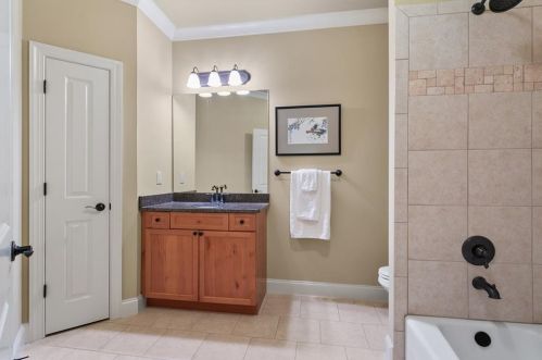 5850 Garber Dr, Atlanta GA  30328-5151 exterior
