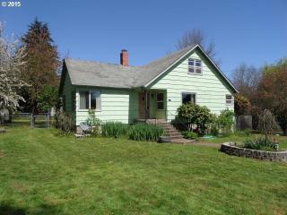 372 A St, Walker, OR 97426-9627