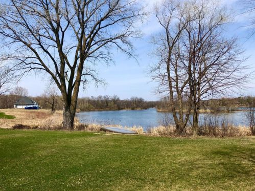 409 Barrington Pl, Saint Paul, MN 55115-2828