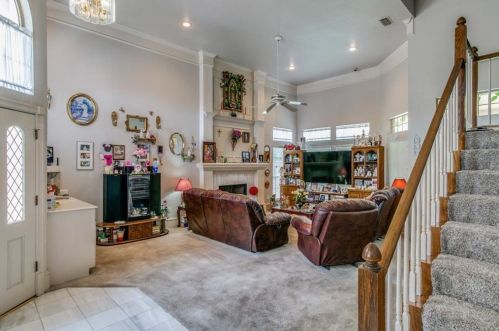 1421 Carver Ln, Irving TX  75061-3960 exterior