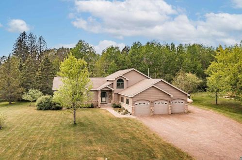 3711 Linda Rd, Duluth, MN 55811-4315
