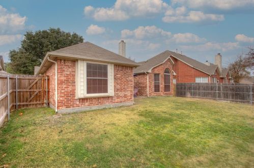 7700 Beaver Head Rd, Fort Worth TX  76137-5116 exterior