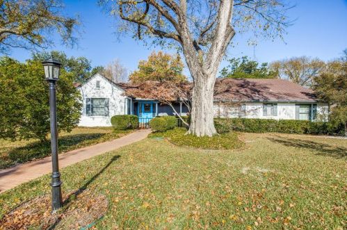 7243 Baxtershire Dr, Dallas TX  75230-3170 exterior