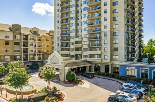 795 Hammond Dr, Atlanta GA  30328-5517 exterior