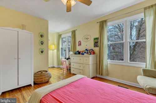 419 12 St, Philadelphia PA 19123-3733 exterior