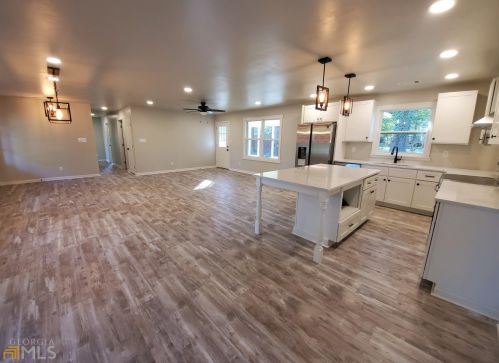 101 Crestwood Dr, Lagrange, GA 30241-1369