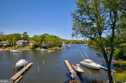 728 Oak Grv Cir, Severna Park MD 21146-4219 exterior