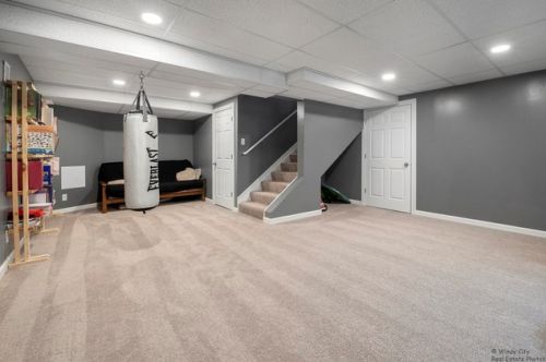 1550 Bristol Dr, Pingree Grove IL  60140-9038 exterior