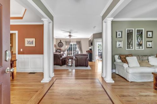 108 Wheeler Rd, Upper Stepney, CT 06468-2428