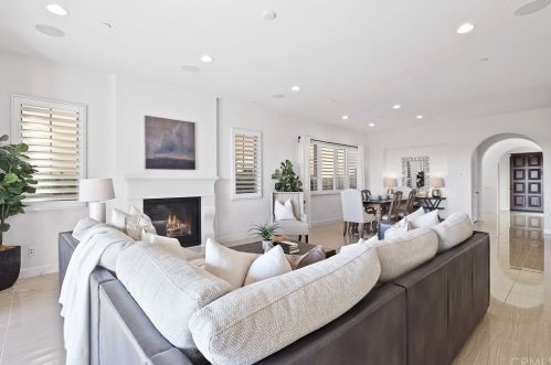 130 Long Fence, Irvine CA  92602-1807 exterior