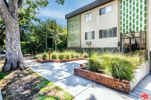 416 Pioneer Dr, Glendale, CA 91203-1759