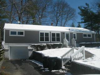 8 Joyce Ann Dr, Smithfield, RI 02917-2406