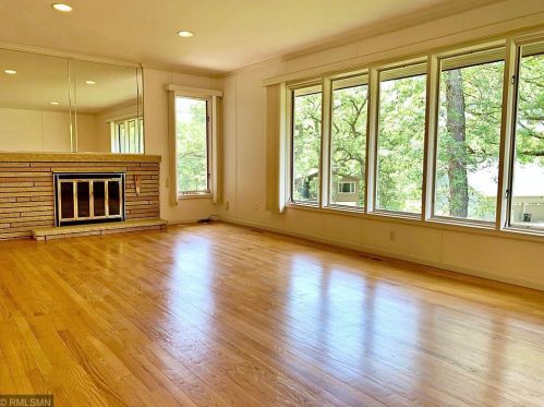 375 Floral Ave, Saint Paul MN  55126-5331 exterior