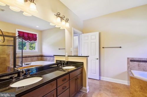 1007 Duckett Farm Way, Gambrills MD  21054-1844 exterior