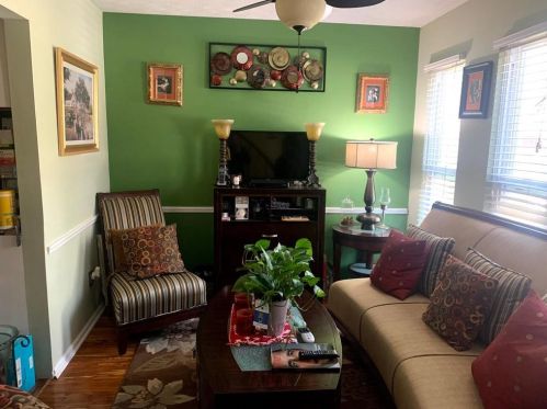 856 Brandy Oaks Ln, Stone Mountain, GA 30088-2025