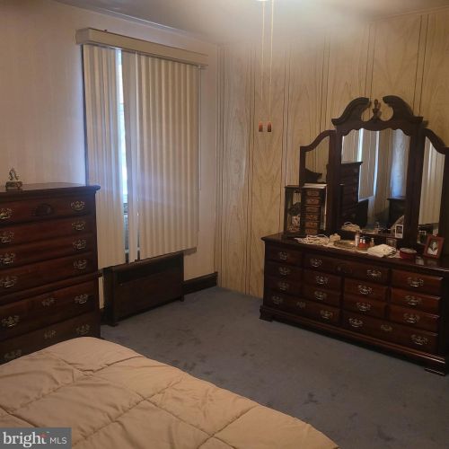 2329 11 St, Philadelphia PA 19133-1005 exterior