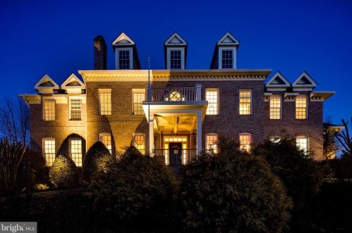 905 Falls Manors Ct, Great Falls, VA 22066-1378