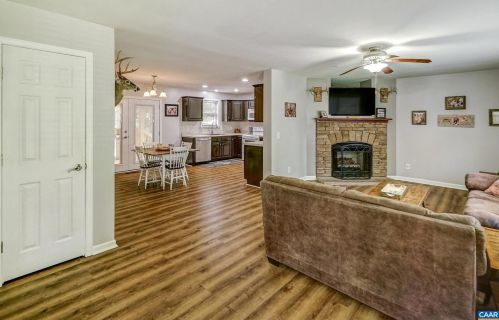 1447 Fredericks Hall Rd, Bumpass, VA 23024-3906