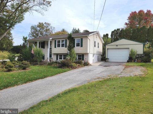 2330 Log Cabin Rd, York, PA 17408-3933