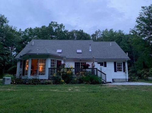25 Stackpole Rd, Somersworth, NH 03878-1609