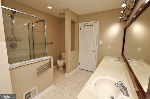 24 Dorset Ct, Princeton NJ  08540-7054 exterior