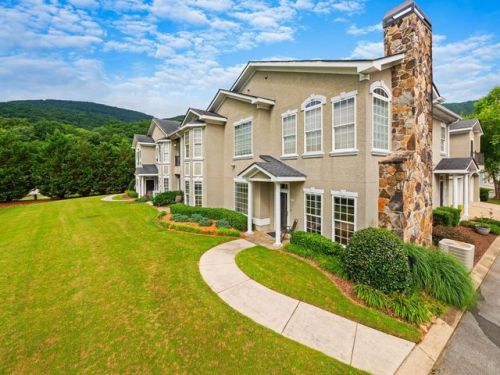 1303 Renaissance Ct, Chattanooga, TN 37419-4202