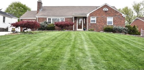 48 Long Hill Rd, Wallingford, CT 06492-4933