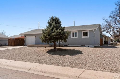 2805 Hollywood Dr, Pueblo, CO 81005-3232