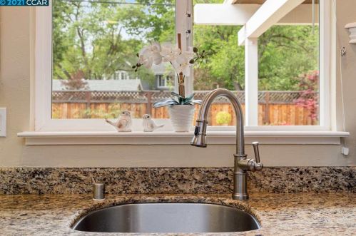 907 Hastings Dr, Concord CA  94518-3821 exterior