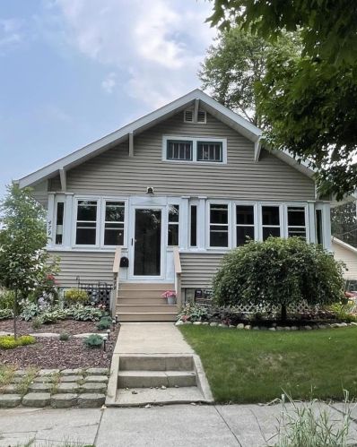 479 Ridgeland Ave, Valpo, IN 46385-4162