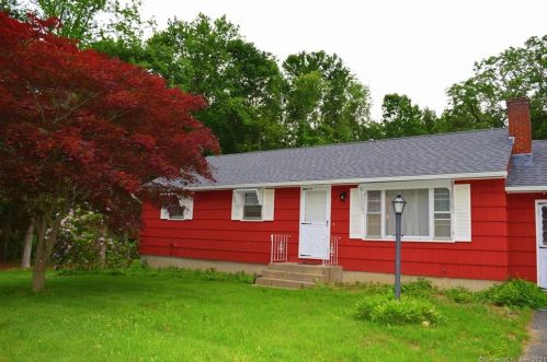 41 Oakwood Dr, Torrington CT  06791-1307 exterior