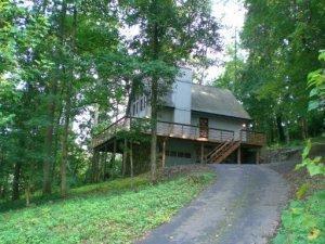 112 Suzanne Dr, Clinton, TN 37716-2218