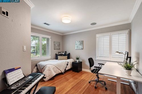 120 Collins Ct, Concord CA  94523-4107 exterior