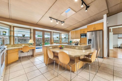 321 Halemaumau Pl, Honolulu HI  96821-2107 exterior