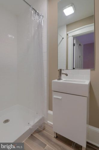 26 Vine St, Lancaster PA  17603-5259 exterior