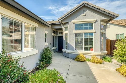 263 Oriole Ln, Lodi, CA 95240-8887