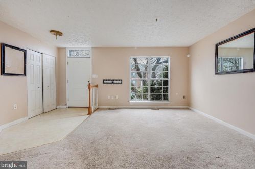 3344 Esquarre Ct, Woodbridge, VA 22193-1059