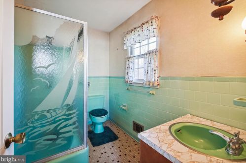 16 Severn Riv Rd, Severna Park MD 21146-4659 exterior