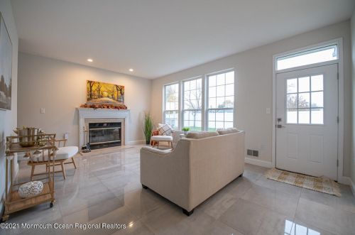 140 Plumstead Dr, East Freehold NJ  07728-9513 exterior