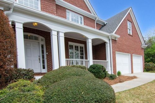 305 Hunting View Ct, Atlanta, GA 30328-2779