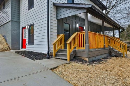 208 Alpine St, Holly Springs, GA 30114-2501