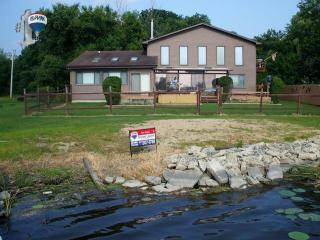 38944 Lakeside Pl, Antioch, IL 60002-8154