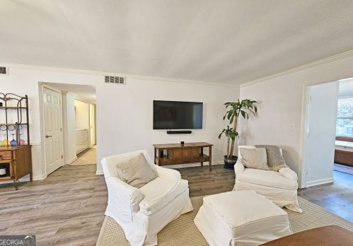 83 Montre Sq, Atlanta GA  30327-4046 exterior