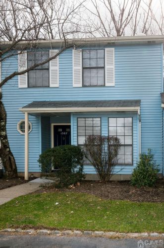 1307 Timber Oaks Rd, Edison, NJ 08820-1548
