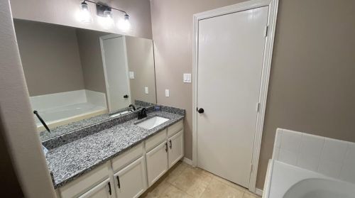 5030 Deerpath Dr, Conroe TX  77303-2380 exterior