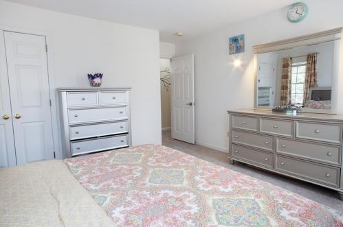 39 Charing Rd, Wapping CT  06074-2228 exterior