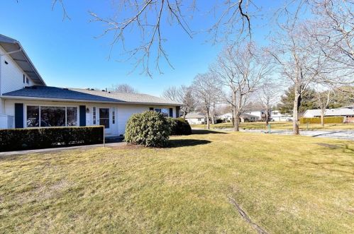 632 Pocasset Ct, Warwick, RI 02886-1713